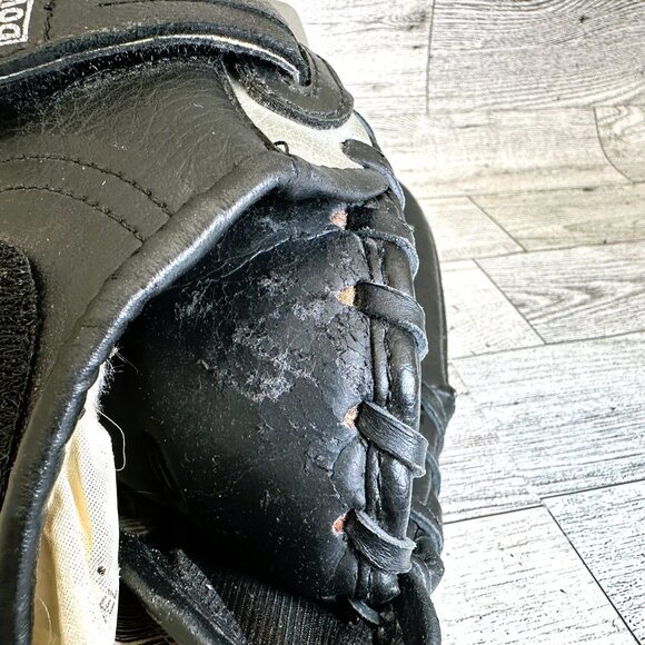 Spalding Model 18225 11.5" Baseball Glove Top Grain Leather Laced RHT Black/Gray - Picture 11 of 15